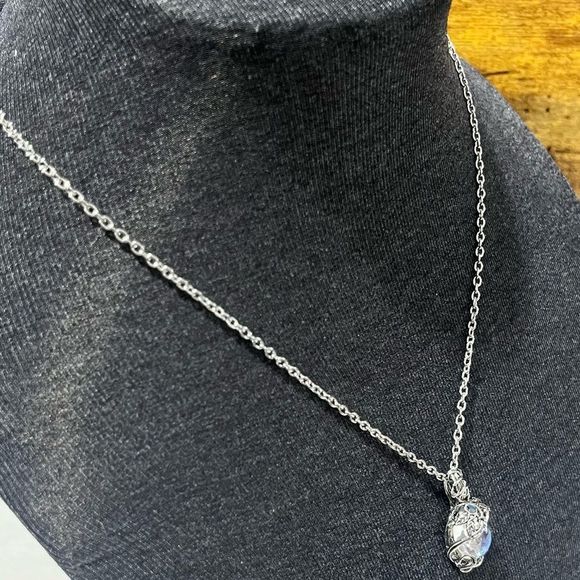 Silver Chain Necklace w/ Stunning Bright Blue Stone - Picture 4 of 7